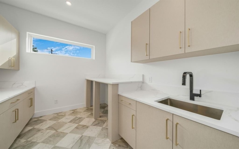 3627 Merrell Road, Dallas, TX 75229, 6 Habitaciones Habitaciones , ,7 BañosBaños,Residential,En Venta,3627 Merrell Road,0,21123760