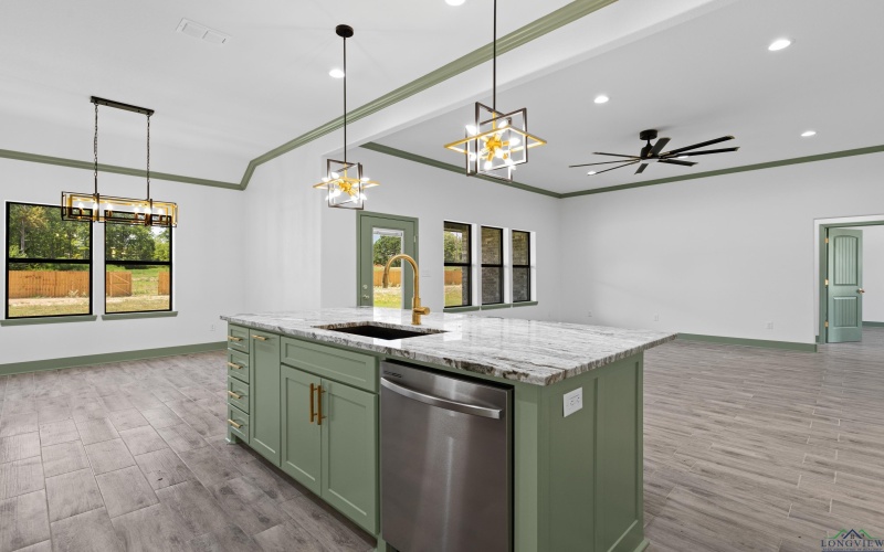 178 BIG OAKS RD, Kilgore, TX 75662, 5 Habitaciones Habitaciones , ,2 BañosBaños,Residential,En Venta,178 BIG OAKS RD,20252479