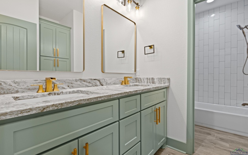 178 BIG OAKS RD, Kilgore, TX 75662, 5 Habitaciones Habitaciones , ,2 BañosBaños,Residential,En Venta,178 BIG OAKS RD,20252479