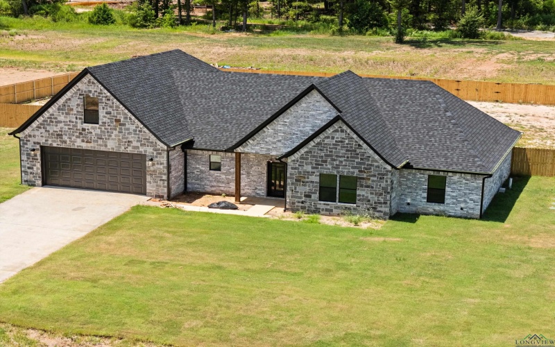 178 BIG OAKS RD, Kilgore, TX 75662, 5 Habitaciones Habitaciones , ,2 BañosBaños,Residential,En Venta,178 BIG OAKS RD,20252479