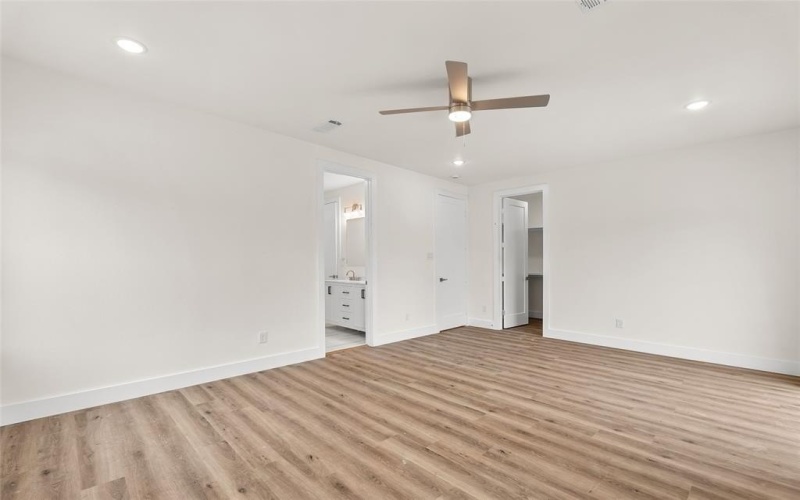 400 S Henderson Avenue, Dallas, TX 75223, 4 Bedrooms Bedrooms, ,5 BathroomsBathrooms,Residential,For Sale,400 S Henderson Avenue,0,21124624