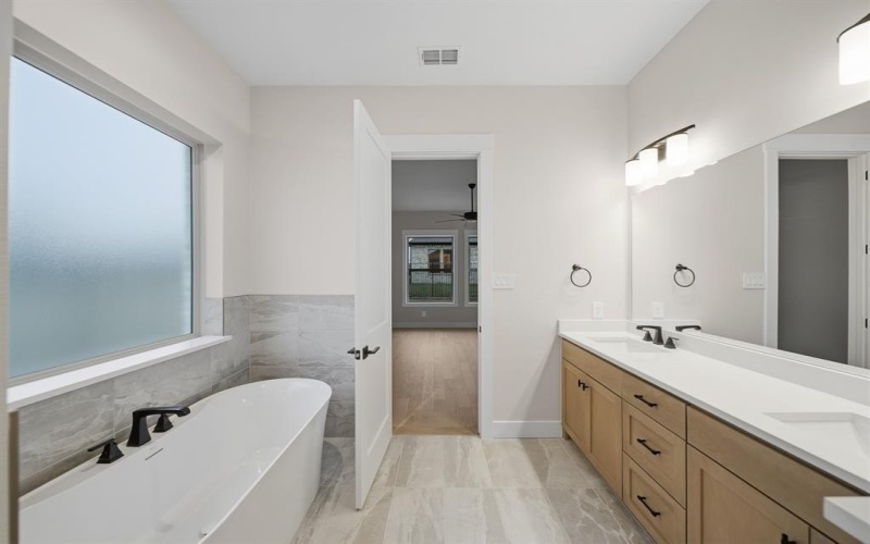 1902 Pebble Lane, Rockwall, TX 75087, 5 Bedrooms Bedrooms, ,5 BathroomsBathrooms,Residential,For Sale,1902 Pebble Lane,0,21125081