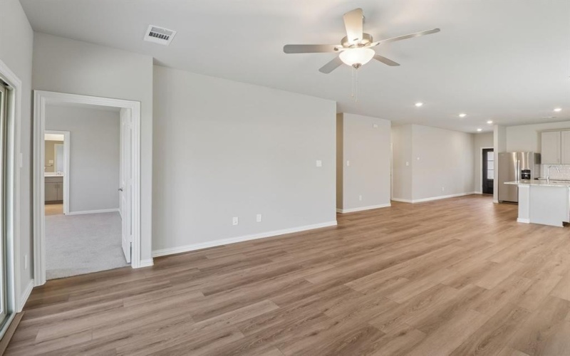 2216 Mustang Way, Seagoville, TX 75159, 3 Bedrooms Bedrooms, ,2 BathroomsBathrooms,Residential,For Sale,2216 Mustang Way,0,21126352