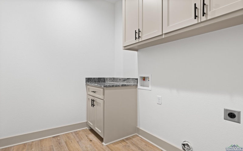 142 BIG OAKS RD, Kilgore, TX 75662, 4 Habitaciones Habitaciones , ,2 BañosBaños,Residential,En Venta,142 BIG OAKS RD,20252481