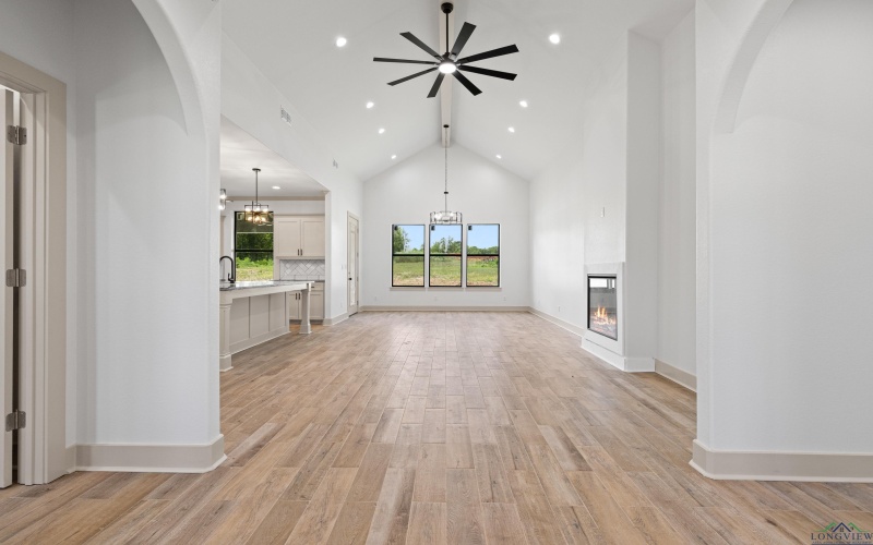 142 BIG OAKS RD, Kilgore, TX 75662, 4 Habitaciones Habitaciones , ,2 BañosBaños,Residential,En Venta,142 BIG OAKS RD,20252481