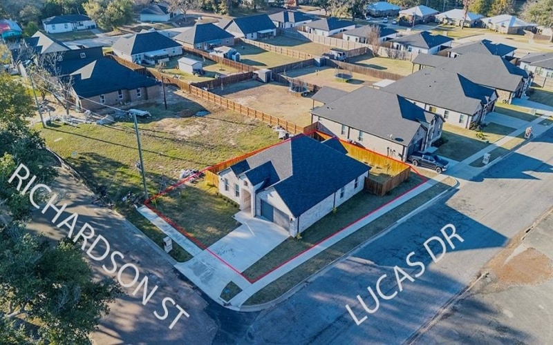 511 Richardson Street, Athens, TX 75751, 4 Bedrooms Bedrooms, ,2 BathroomsBathrooms,Residential,For Sale,511 Richardson Street,0,21126456