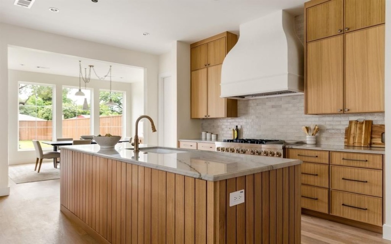 6549 Trammel Drive, Dallas, TX 75214, 4 Bedrooms Bedrooms, ,5 BathroomsBathrooms,Residential,For Sale,6549 Trammel Drive,0,21127430