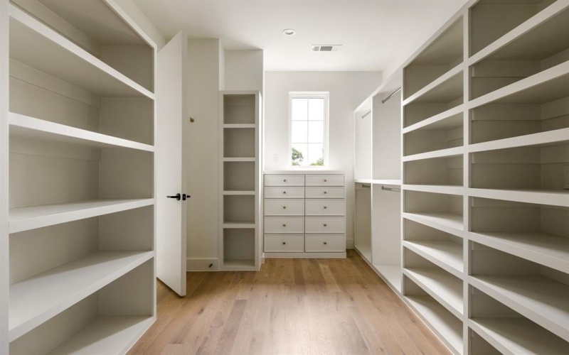 6549 Trammel Drive, Dallas, TX 75214, 4 Bedrooms Bedrooms, ,5 BathroomsBathrooms,Residential,For Sale,6549 Trammel Drive,0,21127430