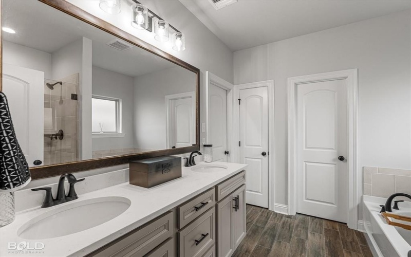 407 Blanchard Loop, Bossier City, LA 71111, 5 Bedrooms Bedrooms, ,3 BathroomsBathrooms,Residential,For Sale,407 Blanchard Loop,0,21127756