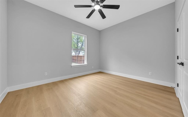 302 W west coral Way, Grand Prairie, TX 75051, 4 Habitaciones Habitaciones , ,3 BañosBaños,Residential,En Venta,302 W west coral Way,0,21127811