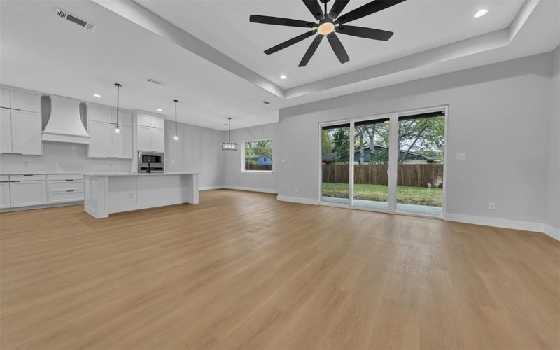 302 W west coral Way, Grand Prairie, TX 75051, 4 Habitaciones Habitaciones , ,3 BañosBaños,Residential,En Venta,302 W west coral Way,0,21127811