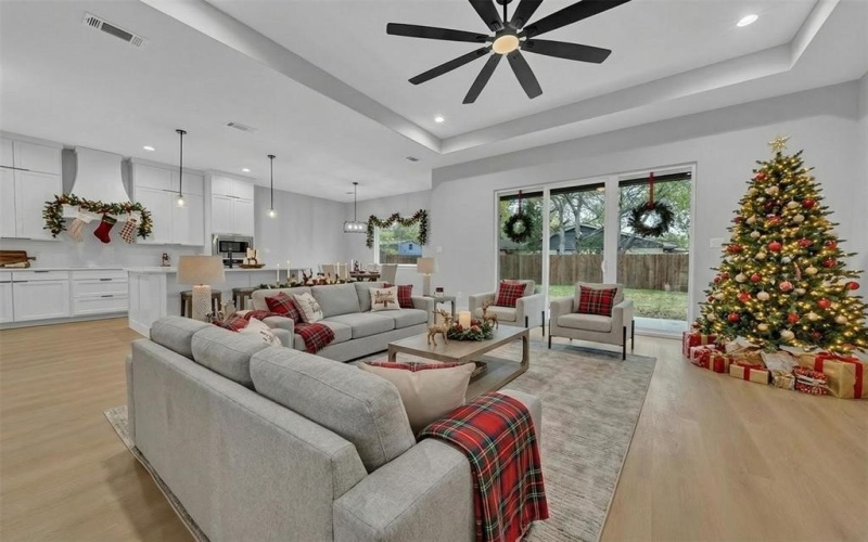 302 W west coral Way, Grand Prairie, TX 75051, 4 Habitaciones Habitaciones , ,3 BañosBaños,Residential,En Venta,302 W west coral Way,0,21127811