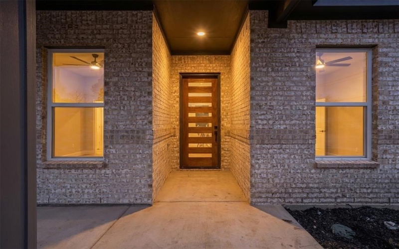 302 W west coral Way, Grand Prairie, TX 75051, 4 Habitaciones Habitaciones , ,3 BañosBaños,Residential,En Venta,302 W west coral Way,0,21127811