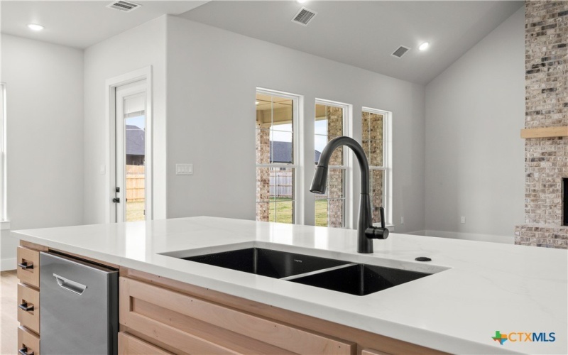 7921 Rock Crest Drive, Moody, TX 76557, 4 Bedrooms Bedrooms, ,3 BathroomsBathrooms,Residential,For Sale,7921 Rock Crest Drive,0,599527