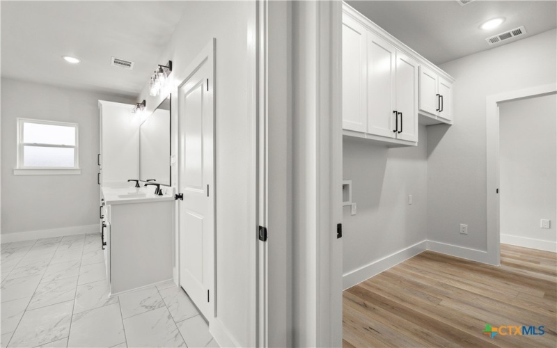 7921 Rock Crest Drive, Moody, TX 76557, 4 Bedrooms Bedrooms, ,3 BathroomsBathrooms,Residential,For Sale,7921 Rock Crest Drive,0,599527