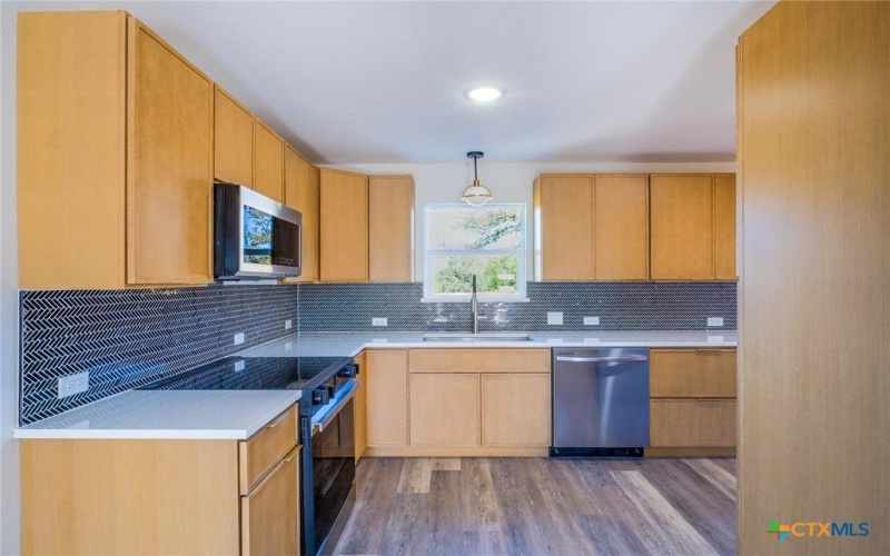 303 Cedarhill Drive, Marble Falls, TX 78654, 3 Bedrooms Bedrooms, ,2 BathroomsBathrooms,Residential,For Sale,303 Cedarhill Drive,0,599570