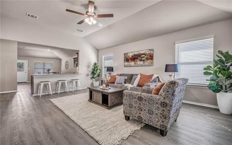 1220 High Street, Navasota, TX 77868, 3 Habitaciones Habitaciones , ,2 BañosBaños,Residential,En Venta,1220 High Street,0,25012433