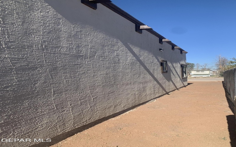 10228 Hatchet Road, Socorro, TX 79927, 3 Bedrooms Bedrooms, ,2 BathroomsBathrooms,Residential,For Sale,10228 Hatchet Road,0,934802