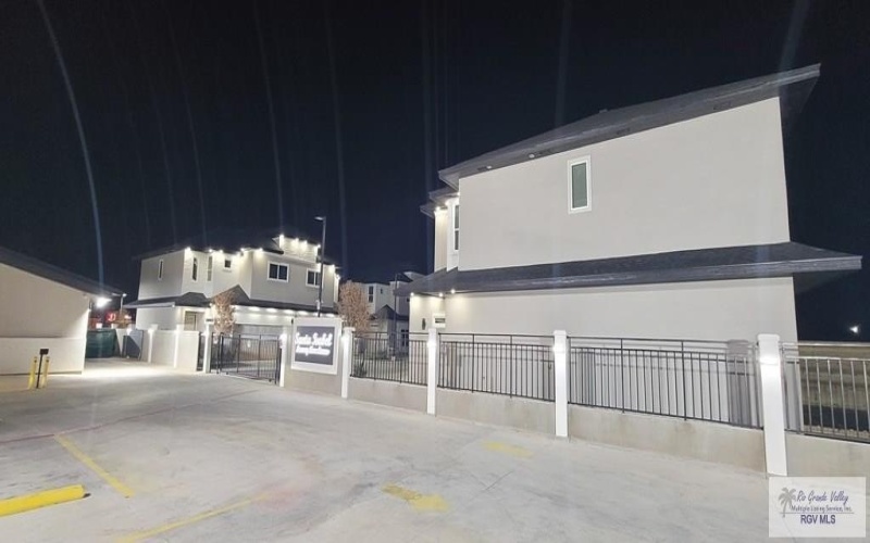 3107 BOCA CHICA BLVD. #3, BROWNSVILLE, TX 78520, 3 Bedrooms Bedrooms, ,2 BathroomsBathrooms,Residential,For Sale,3107 BOCA CHICA BLVD.,0,29770507