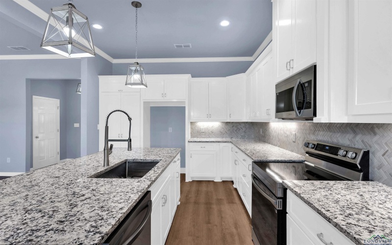 130 Sleep Easy, Kilgore, TX 75662, 4 Bedrooms Bedrooms, ,2 BathroomsBathrooms,Residential,For Sale,130 Sleep Easy,20252585