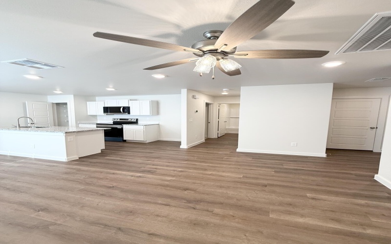 1615 N Clinton Avenue, Lubbock, TX 79416, 3 Habitaciones Habitaciones , ,2 BañosBaños,Residential,En Venta,1615 N Clinton Avenue,0,202563934