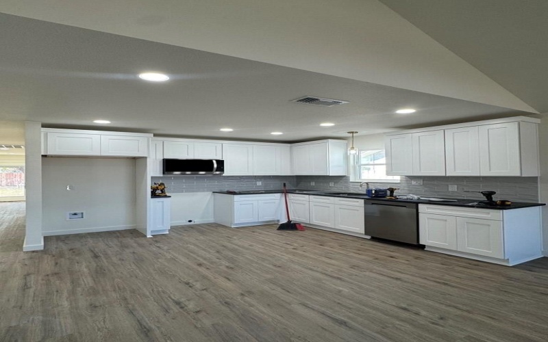 2801 Bowie St, San Angelo, TX 76901, 3 Bedrooms Bedrooms, ,2 BathroomsBathrooms,Residential,For Sale,2801 Bowie St,0,129989