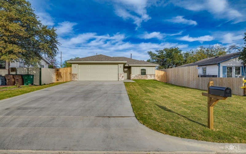 2614 Dallas St, San Angelo, TX 76901, 3 Bedrooms Bedrooms, ,2 BathroomsBathrooms,Residential,For Sale,2614 Dallas St,0,129992