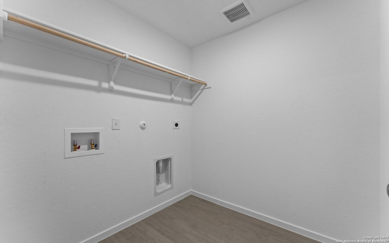 7318 Brownleaf Dr, San Antonio, TX 78227, 4 Bedrooms Bedrooms, ,2 BathroomsBathrooms,Residential,For Sale,7318 Brownleaf Dr,0,1927136