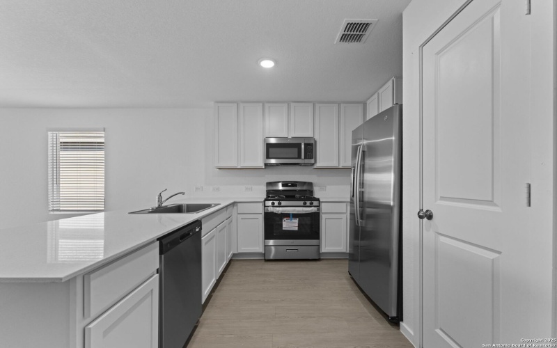 7318 Brownleaf Dr, San Antonio, TX 78227, 4 Bedrooms Bedrooms, ,2 BathroomsBathrooms,Residential,For Sale,7318 Brownleaf Dr,0,1927136