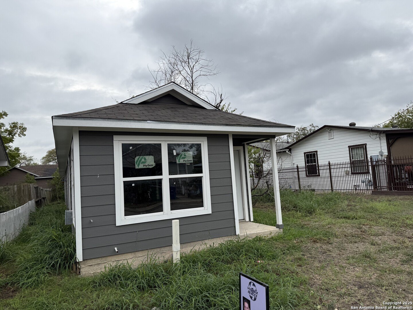 216 milvid, San Antonio, TX 78211, 3 Bedrooms Bedrooms, ,2 BathroomsBathrooms,Residential,For Sale,216 milvid,0,1927175