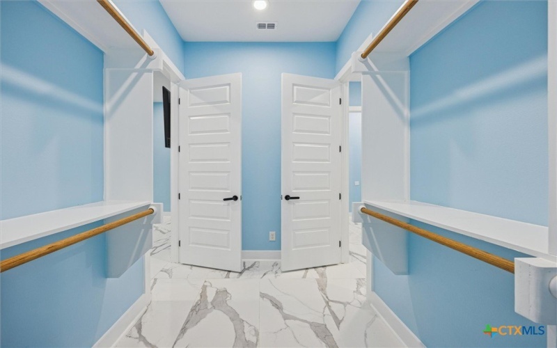 195 Crazy Horse Trail, Canyon Lake, TX 78133, 4 Bedrooms Bedrooms, ,3 BathroomsBathrooms,Residential,For Sale,195 Crazy Horse Trail,0,599505