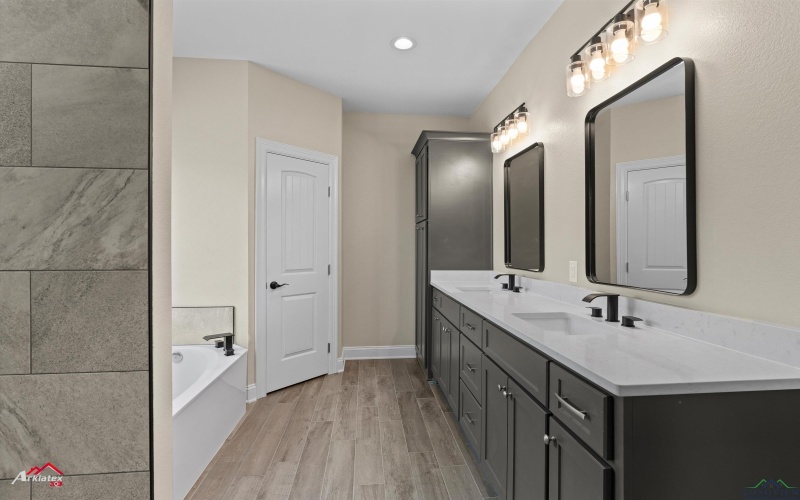 187 Big Oaks, Kilgore, TX 75662, 4 Habitaciones Habitaciones , ,2 BañosBaños,Residential,En Venta,187 Big Oaks,20252698