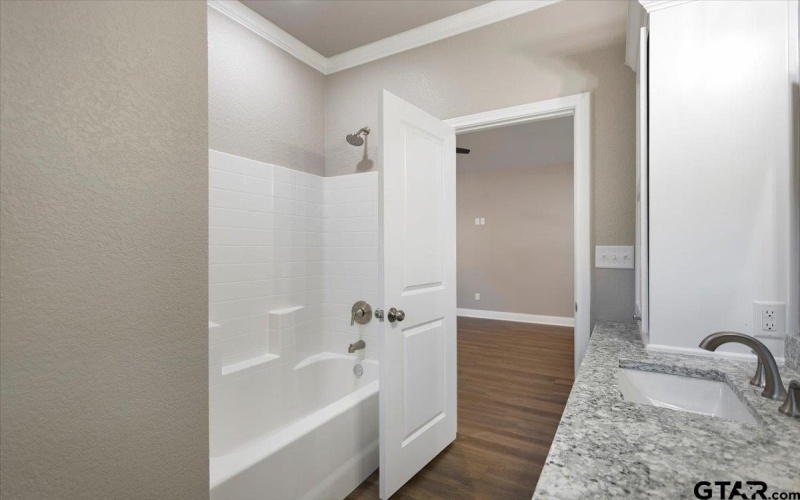 304 E Cottonwood, Overton, TX 75684, 2 Habitaciones Habitaciones , ,2 BañosBaños,Residential,En Venta,304 E Cottonwood,0,25017575