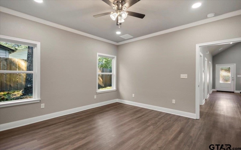 304 E Cottonwood, Overton, TX 75684, 2 Habitaciones Habitaciones , ,2 BañosBaños,Residential,En Venta,304 E Cottonwood,0,25017575