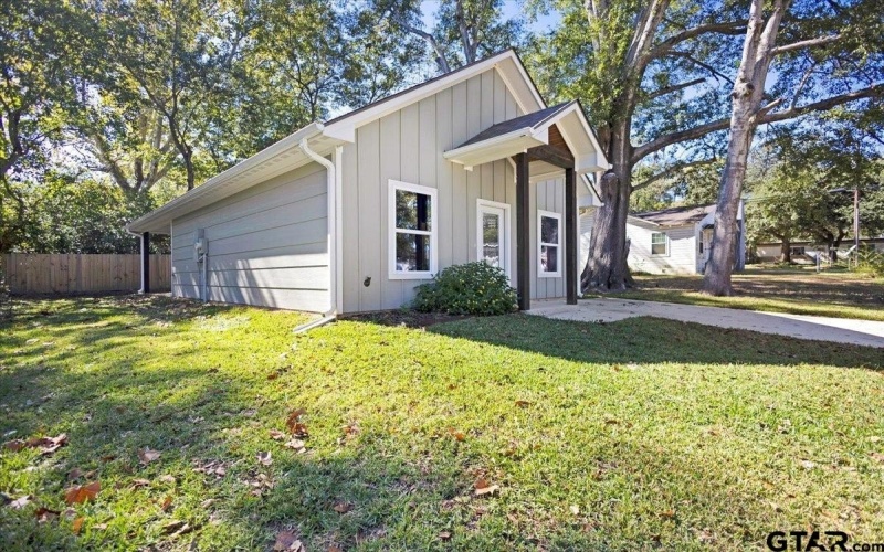 304 E Cottonwood, Overton, TX 75684, 2 Habitaciones Habitaciones , ,2 BañosBaños,Residential,En Venta,304 E Cottonwood,0,25017575