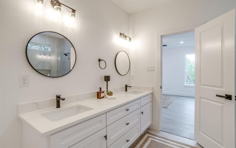 4948 Dunbar Street, Fort Worth, TX 76105, 4 Bedrooms Bedrooms, ,2 BathroomsBathrooms,Residential,For Sale,4948 Dunbar Street,0,21128011