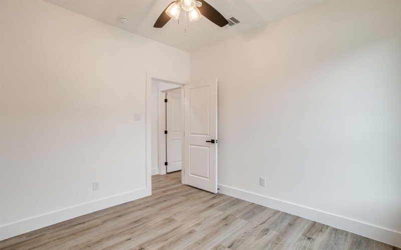 4948 Dunbar Street, Fort Worth, TX 76105, 4 Bedrooms Bedrooms, ,2 BathroomsBathrooms,Residential,For Sale,4948 Dunbar Street,0,21128011