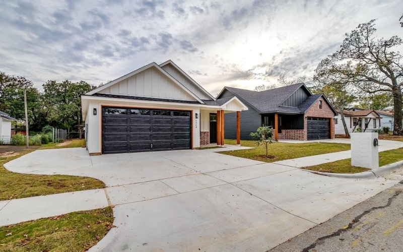 4948 Dunbar Street, Fort Worth, TX 76105, 4 Bedrooms Bedrooms, ,2 BathroomsBathrooms,Residential,For Sale,4948 Dunbar Street,0,21128011