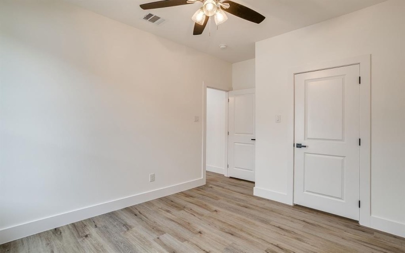 4948 Dunbar Street, Fort Worth, TX 76105, 4 Bedrooms Bedrooms, ,2 BathroomsBathrooms,Residential,For Sale,4948 Dunbar Street,0,21128011