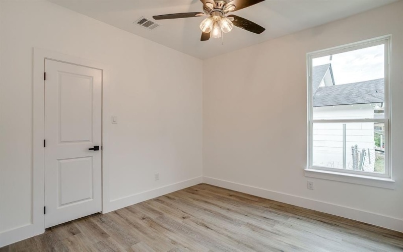 4948 Dunbar Street, Fort Worth, TX 76105, 4 Bedrooms Bedrooms, ,2 BathroomsBathrooms,Residential,For Sale,4948 Dunbar Street,0,21128011