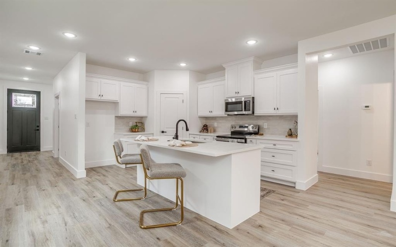 4948 Dunbar Street, Fort Worth, TX 76105, 4 Bedrooms Bedrooms, ,2 BathroomsBathrooms,Residential,For Sale,4948 Dunbar Street,0,21128011