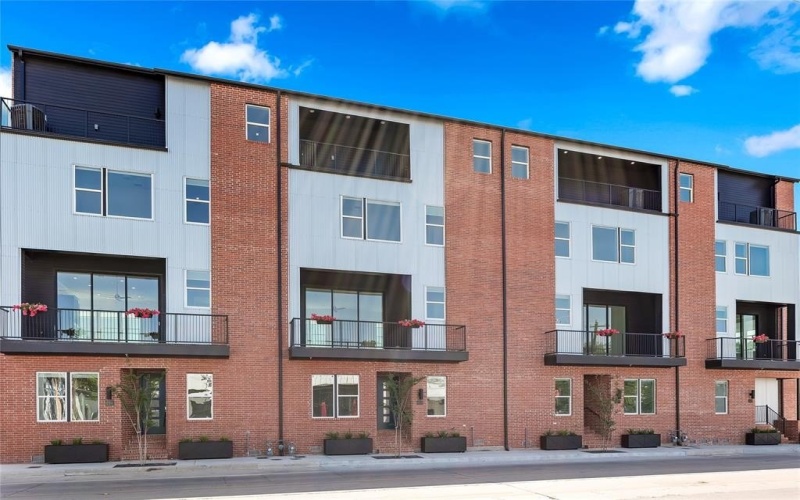 203 Carroll Street, Fort Worth, TX 76107, 3 Bedrooms Bedrooms, ,3 BathroomsBathrooms,Residential,For Sale,203 Carroll Street,0,21128491