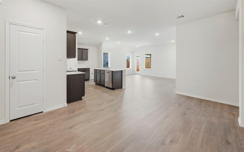 4003 Thistle Drive, Sanger, TX 76266, 4 Bedrooms Bedrooms, ,3 BathroomsBathrooms,Residential,For Sale,4003 Thistle Drive,0,21128854