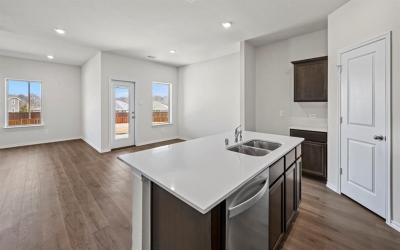 4116 Thistle Drive, Sanger, TX 76266, 4 Habitaciones Habitaciones , ,3 BañosBaños,Residential,En Venta,4116 Thistle Drive,0,21128872