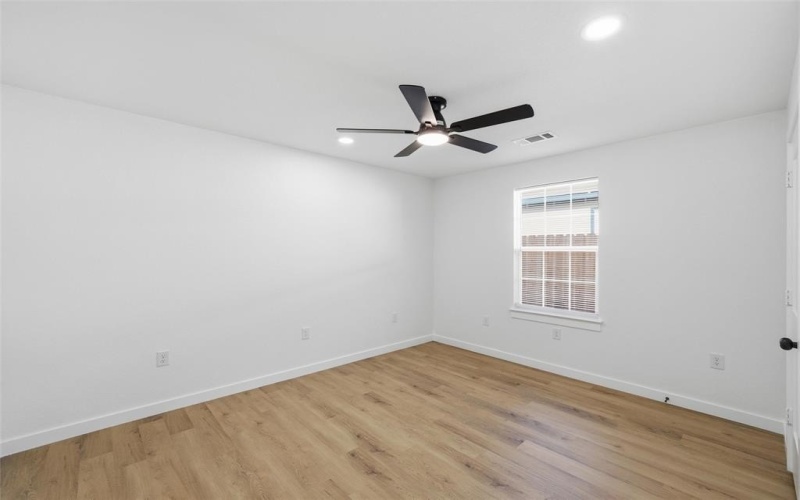 945 Holt Avenue, Waco, TX 76706, 3 Bedrooms Bedrooms, ,2 BathroomsBathrooms,Residential,For Sale,945 Holt Avenue,0,21129059