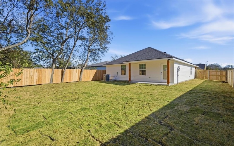 945 Holt Avenue, Waco, TX 76706, 3 Bedrooms Bedrooms, ,2 BathroomsBathrooms,Residential,For Sale,945 Holt Avenue,0,21129059