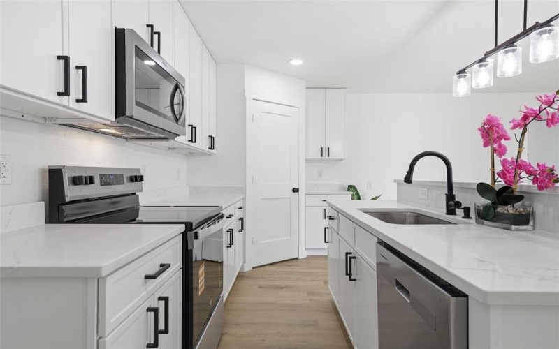 945 Holt Avenue, Waco, TX 76706, 3 Bedrooms Bedrooms, ,2 BathroomsBathrooms,Residential,For Sale,945 Holt Avenue,0,21129059