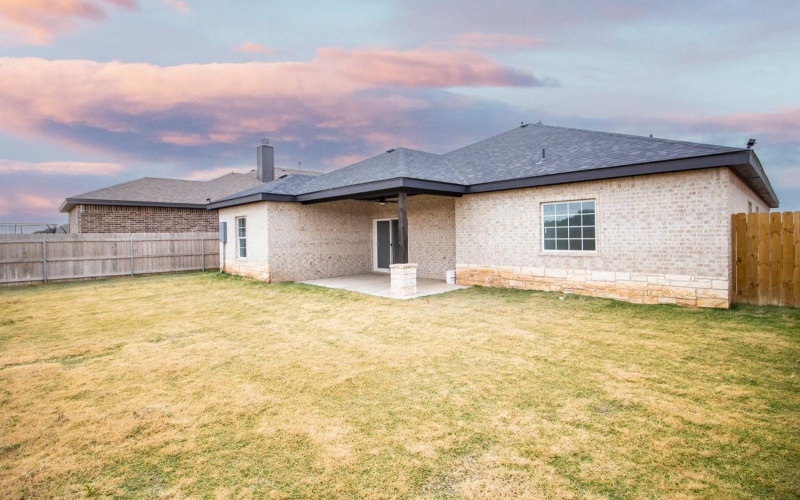 1607 Quincy Avenue, Lubbock, TX 79416, 3 Habitaciones Habitaciones , ,2 BañosBaños,Residential,En Venta,1607 Quincy Avenue,202316555