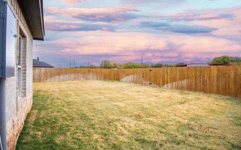 1607 Quincy Avenue, Lubbock, TX 79416, 3 Habitaciones Habitaciones , ,2 BañosBaños,Residential,En Venta,1607 Quincy Avenue,202316555