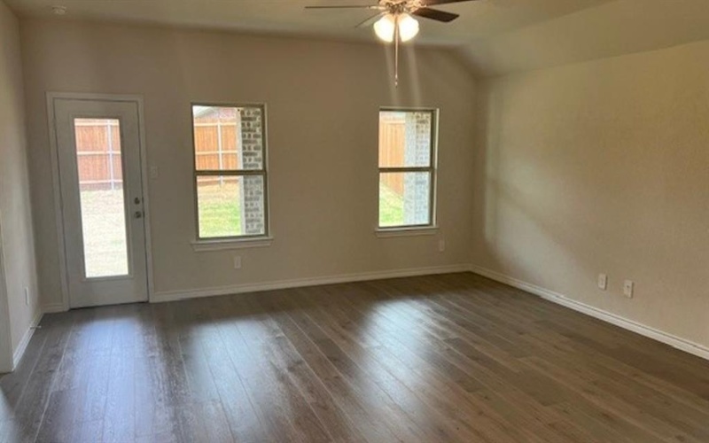 1403 Forever Way, Princeton, TX 75407, 4 Habitaciones Habitaciones , ,2 BañosBaños,Residential,En Venta,1403 Forever Way,0,21129254